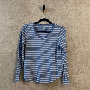 Old Navy Everywhere Blue Striped V- Neck